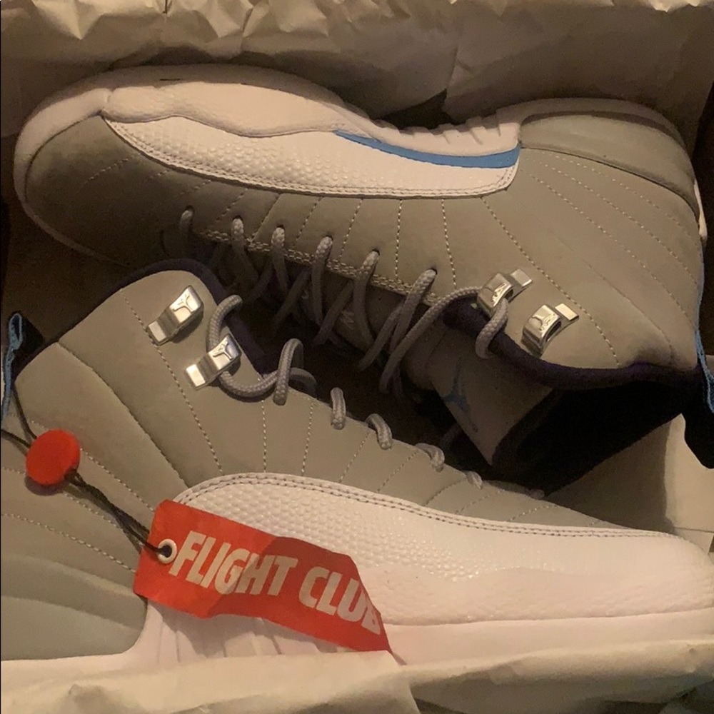 Jordan 12’s wolf grey,university blue